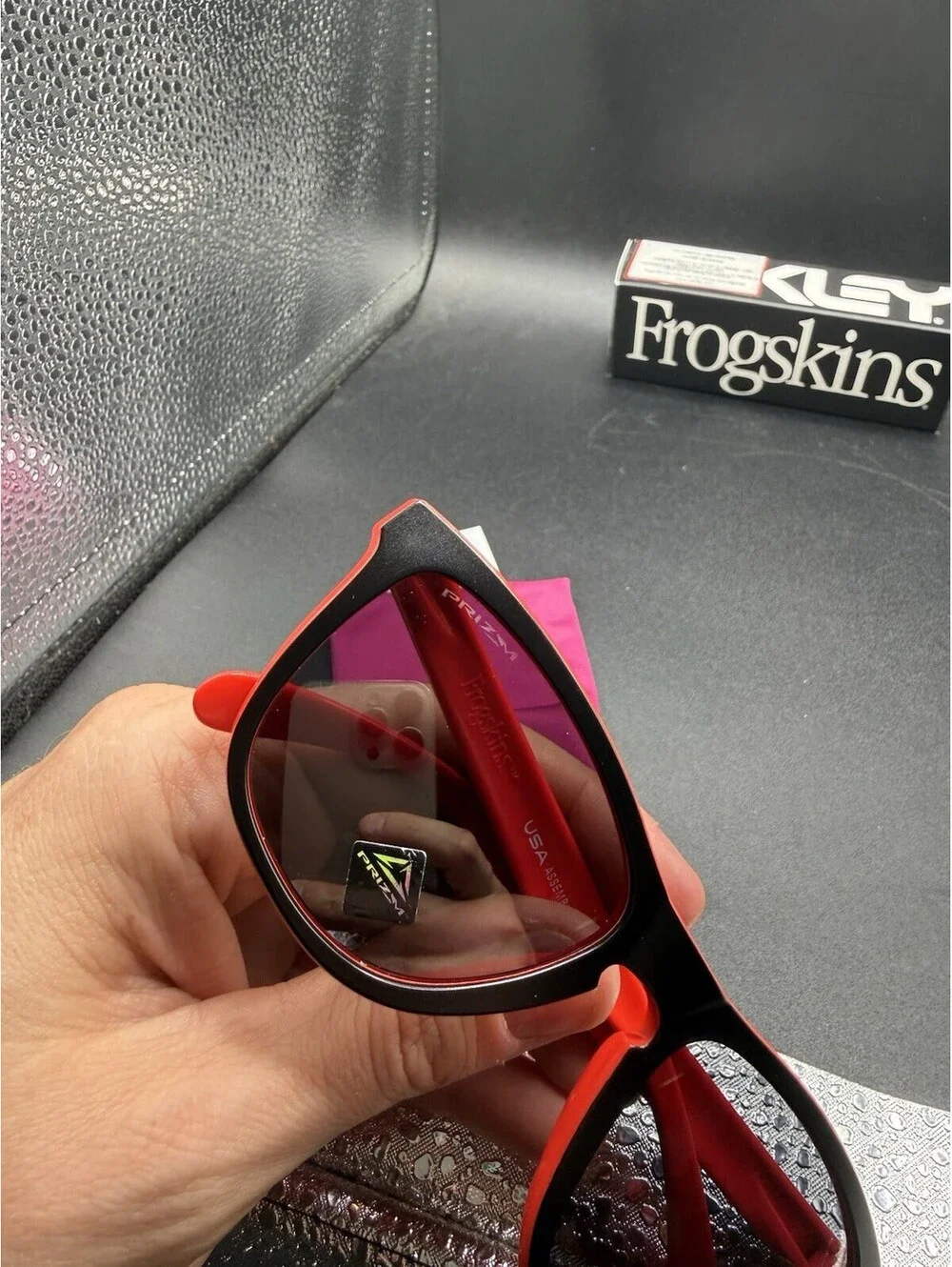 Oakley Frogskin Bright Red/Black w/Prizm Black Iridium OO9013-G255